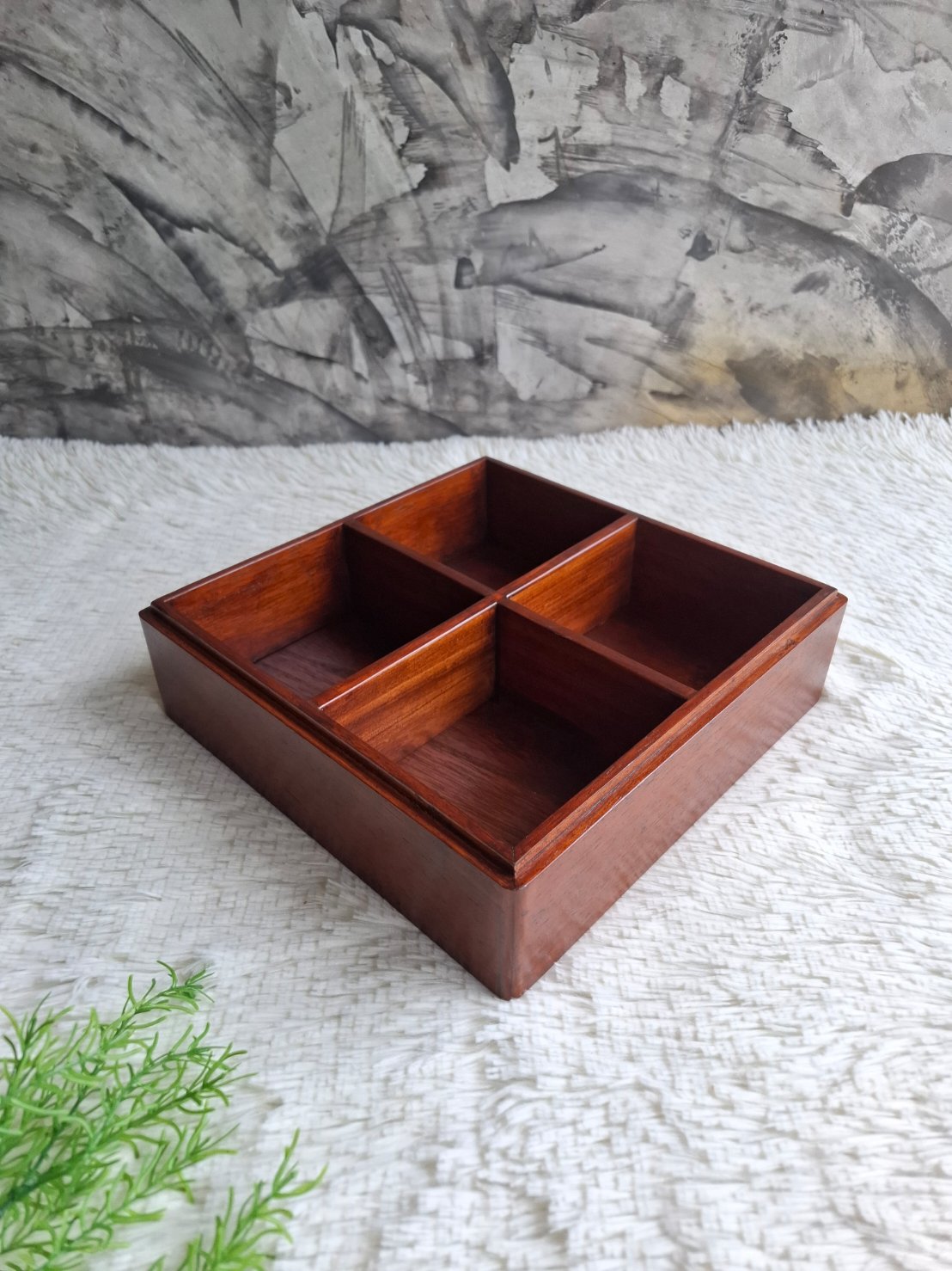 กล่องไม้แบบฝาครอบ