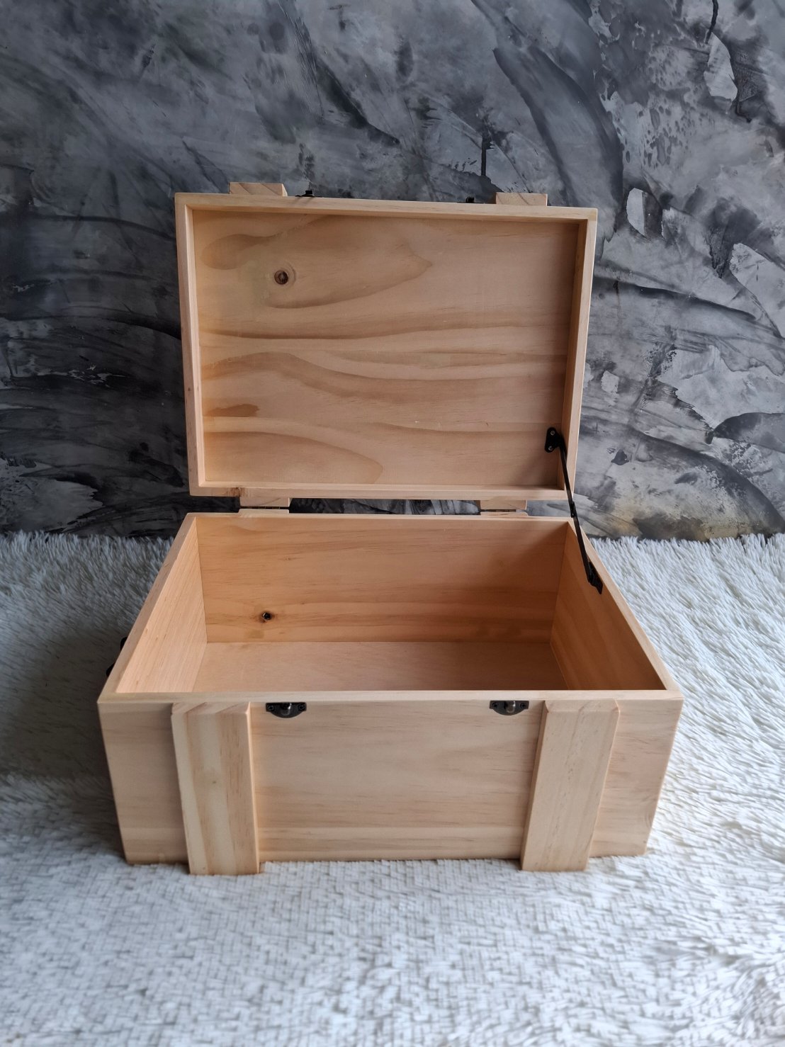 กล่องไม้สนฝาล็อค