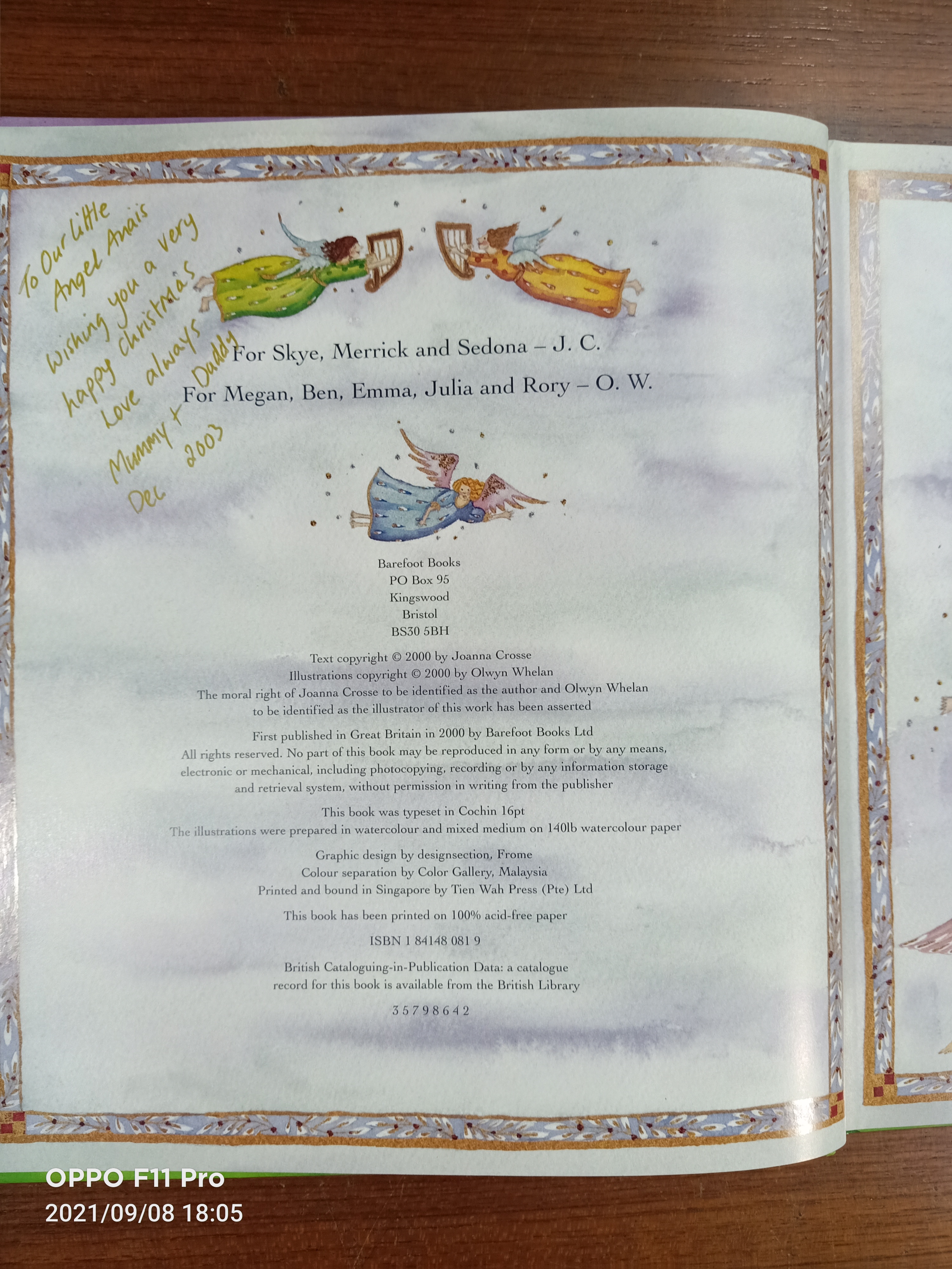 A CHILD'S BOOK of AnGELS / JOANNA CROSSE and OLWYN WHELAN