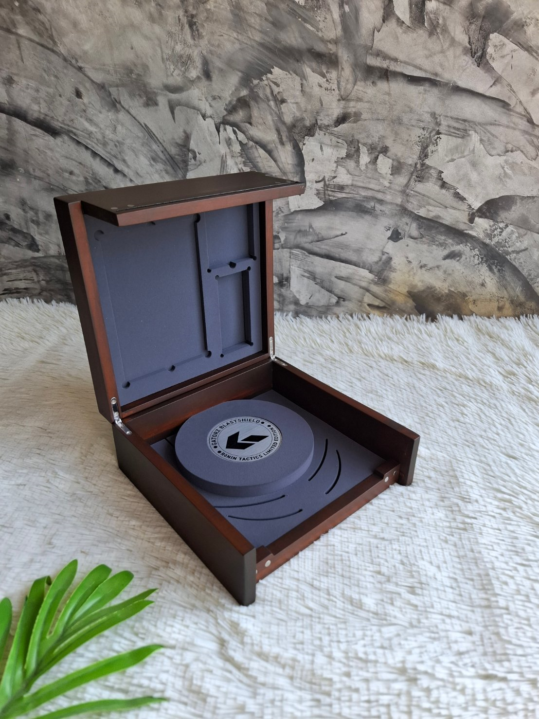 กล่องไม้ใส่แว่นตา