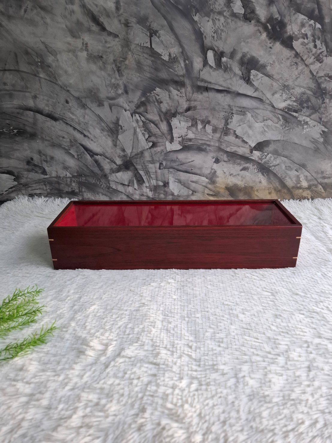 กล่องไม้สักฝาสไลด์ อครีลิคใส