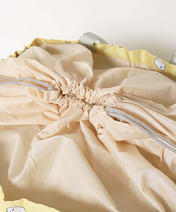 กระเป๋า Chou Chou Chepeli Shopping Bag ลายน้องหมา Toy Poodle ใบใหญ่ พับได้ ขนาด 28.5 x 37 x 25.5 ซม. เป็นแบบรูดเชือก ด้านในบุฟอยล์ เก็บอุณหภูมิได้ (ลายแบบรูปแรก รูปต่อ ๆ มาให้ดูตอนกางออกว่าเป็นแบบนี้)