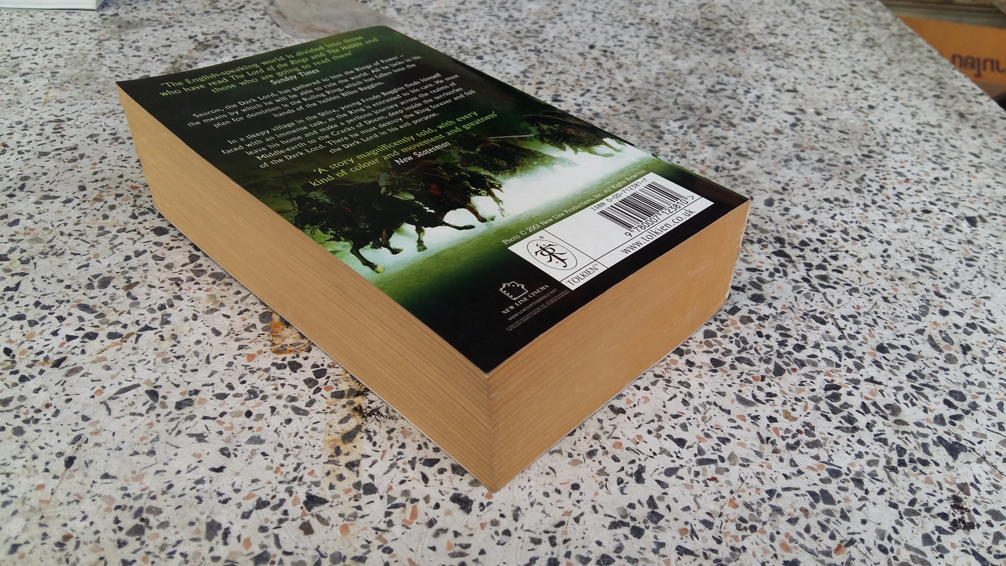 THE LORD OF THE RINGS / JRR TOLKIEN