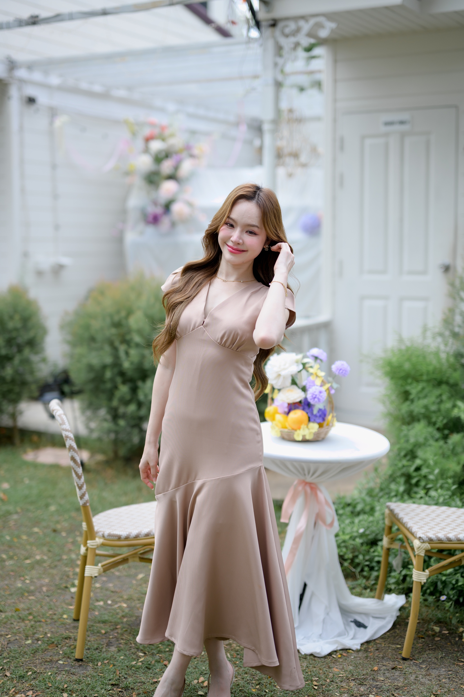 Petal Sway Maxi Dress : สีโอวัลติน