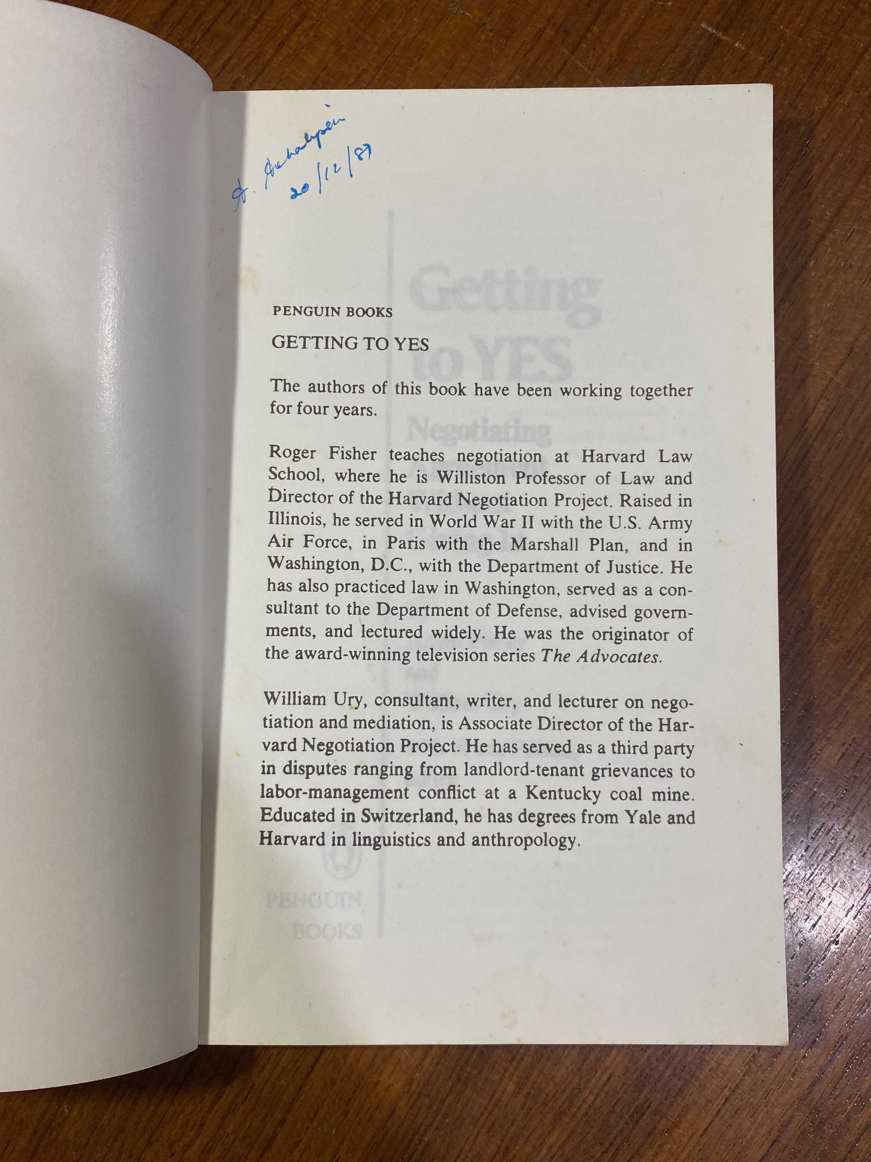 Getting to Yes : Negotiating Agreement Without Giving In / Dr. William L. Ury, Roger Fisher