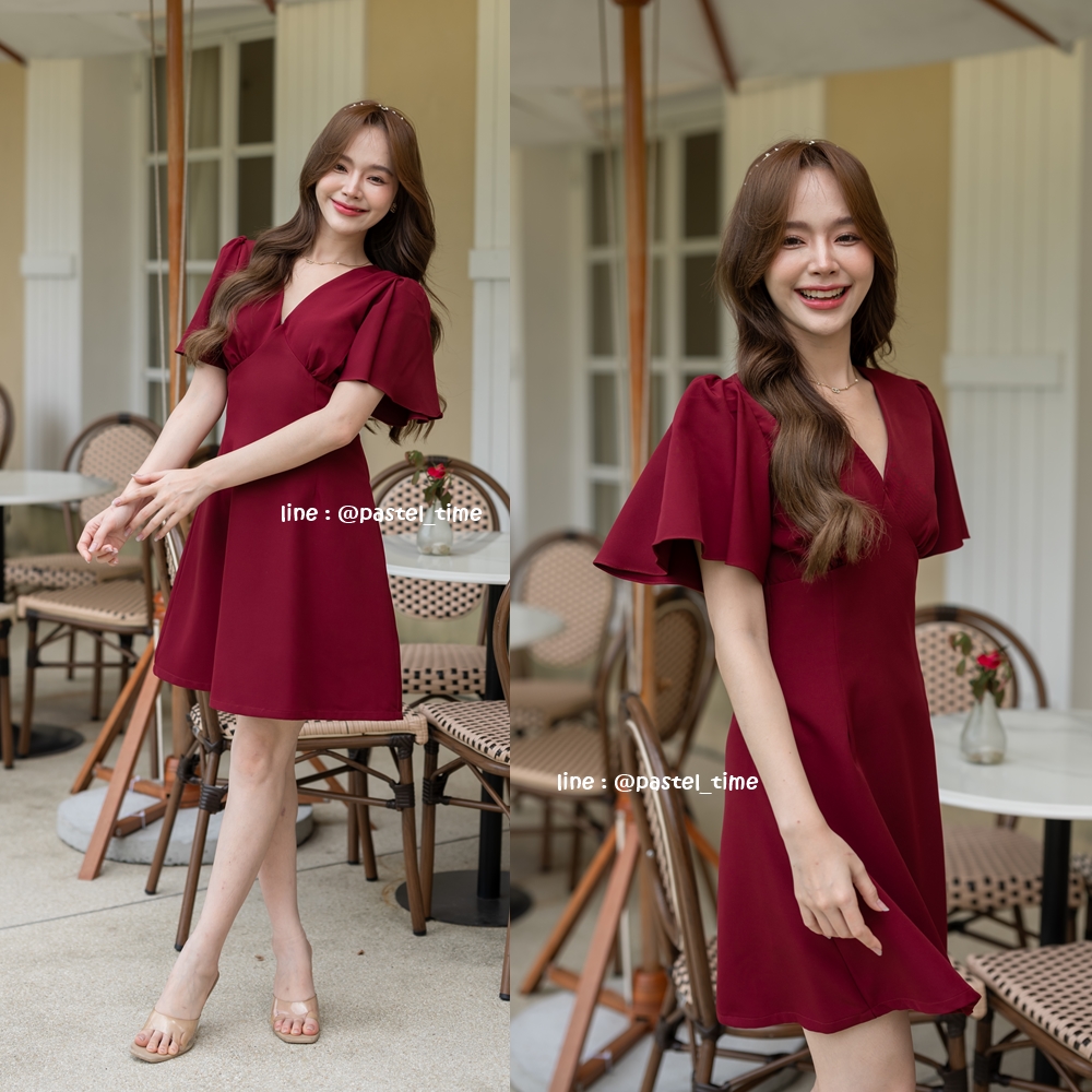 Sassy Flare Dress : สีแดงเลือดหมู
