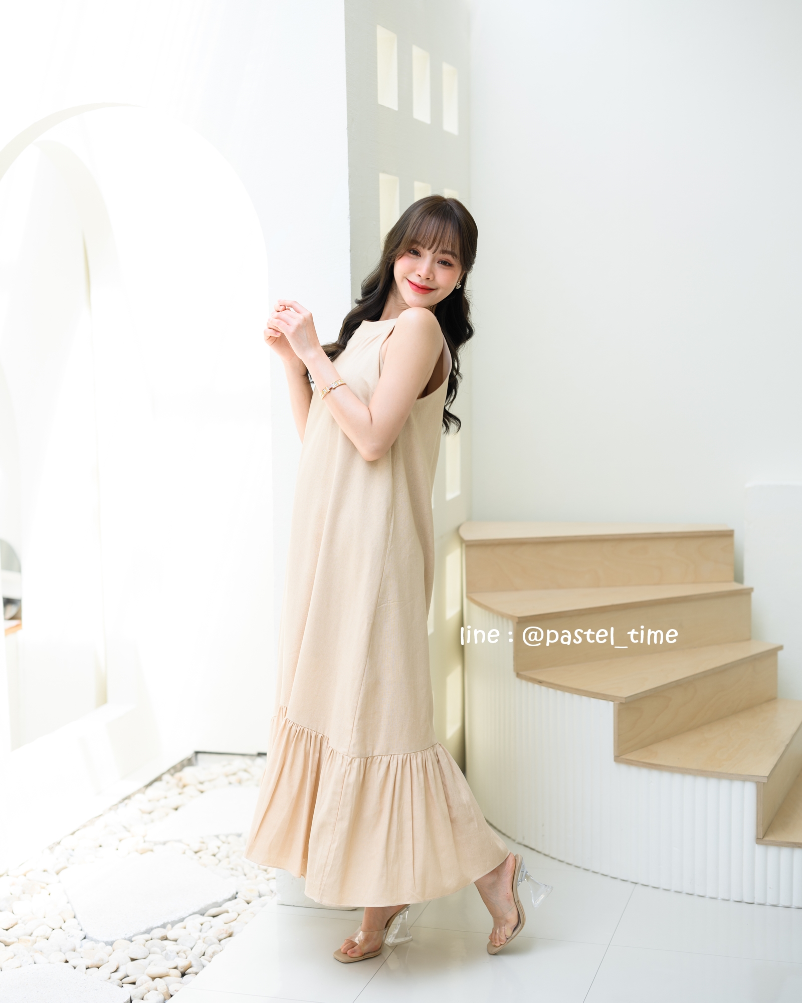 Clio Vest Linen Maxi dress - สีเบจ