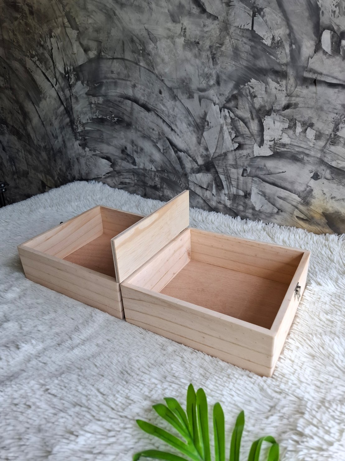 กล่องไม้ฝาล็อค