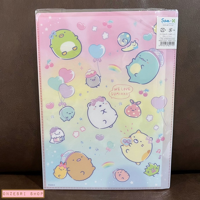 แฟ้มลาย Sumikko Gurashi (Hat & Ribbon) สีชมพู ด้านในใส่เอกสารได้สองด้านซ้ายขวา เป็นแบบ pocket ใส่ได้ 10 ช่อง