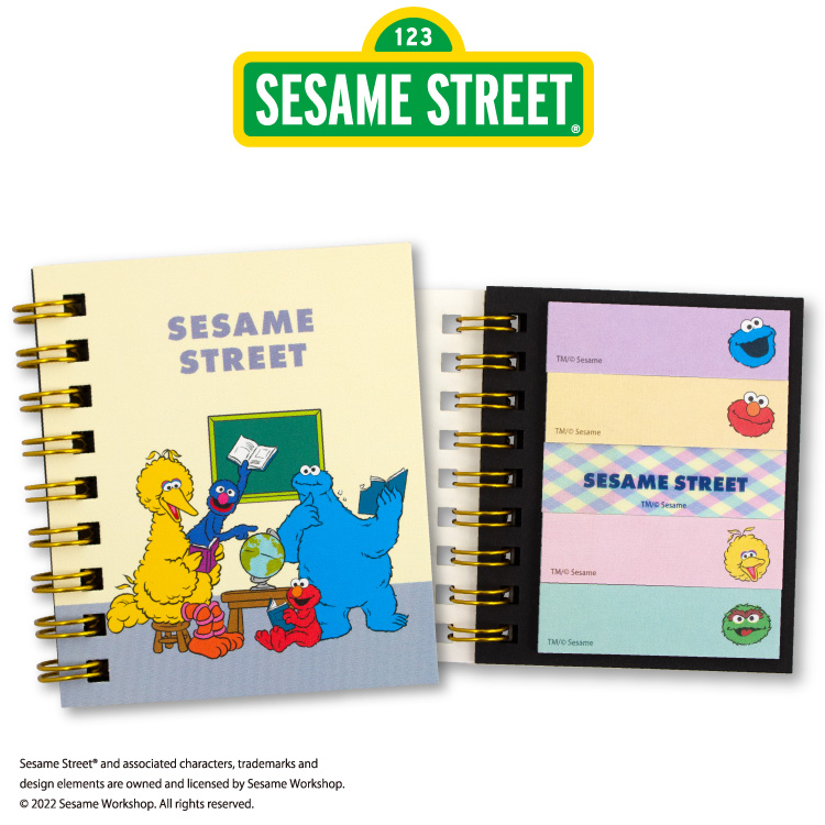 Sticky Note แบบเล่ม ลาย Sesame Street จากญี่ปุ่น ขนาด 7.4 x 8.2 ซม. (แบบพับเล่มแล้ว) มี 8 ลาย รวม 120 แผ่น (กระดาษ 6 ลาย เนื้อฟิล์ม 2 ลาย)