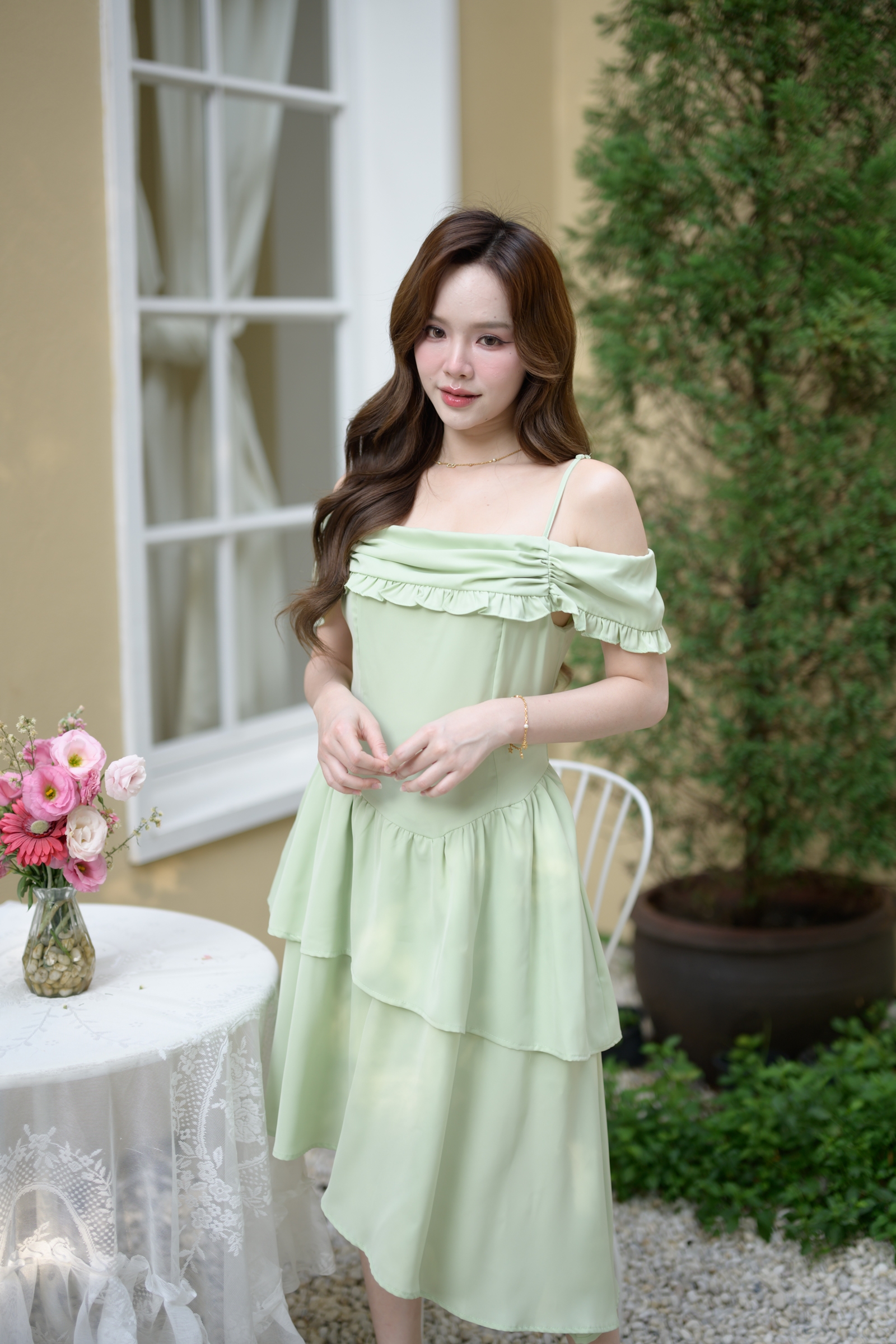 Fleur Classic Asymmetric Midi Dress : สีเขียว [Made by Pastel Time]