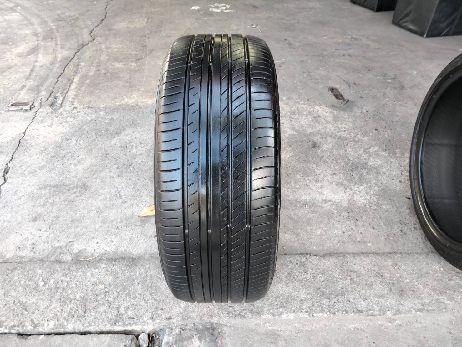 ยางมือสอง Yokohama advan dB V552 225/45 R18 ปี19