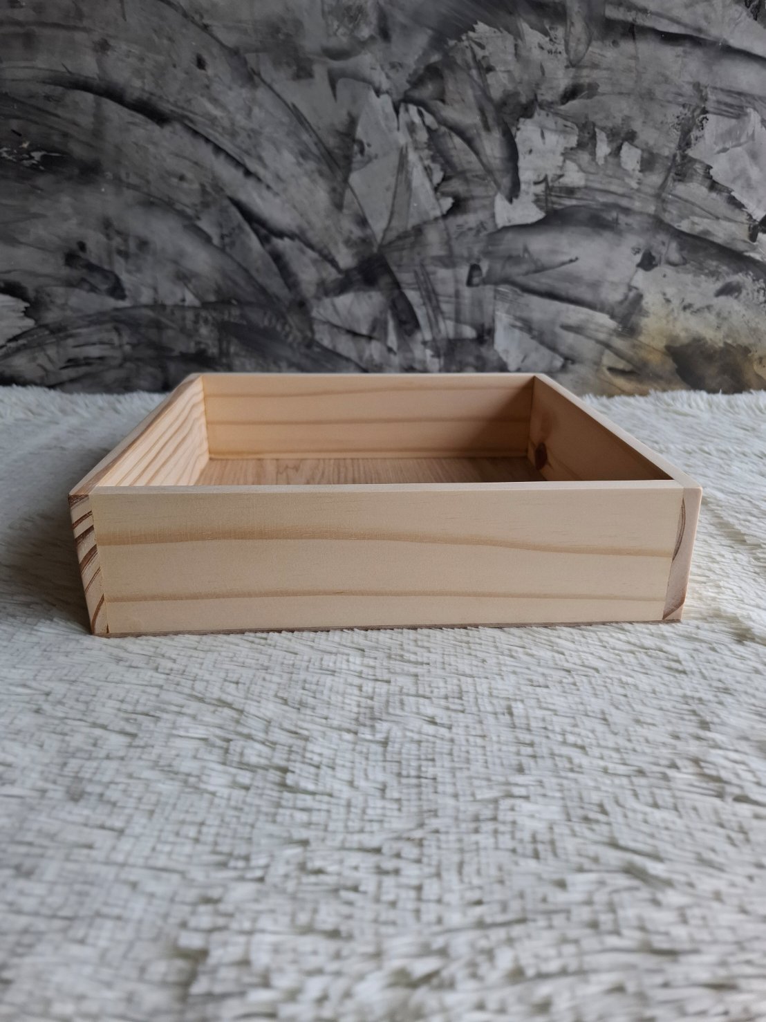 ถาดไม้สน