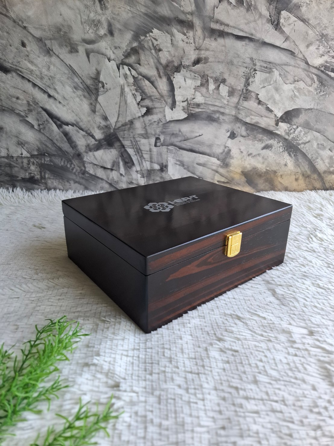 กล่องไม้ใส่ชุดน้ำหมึก+ปากกา