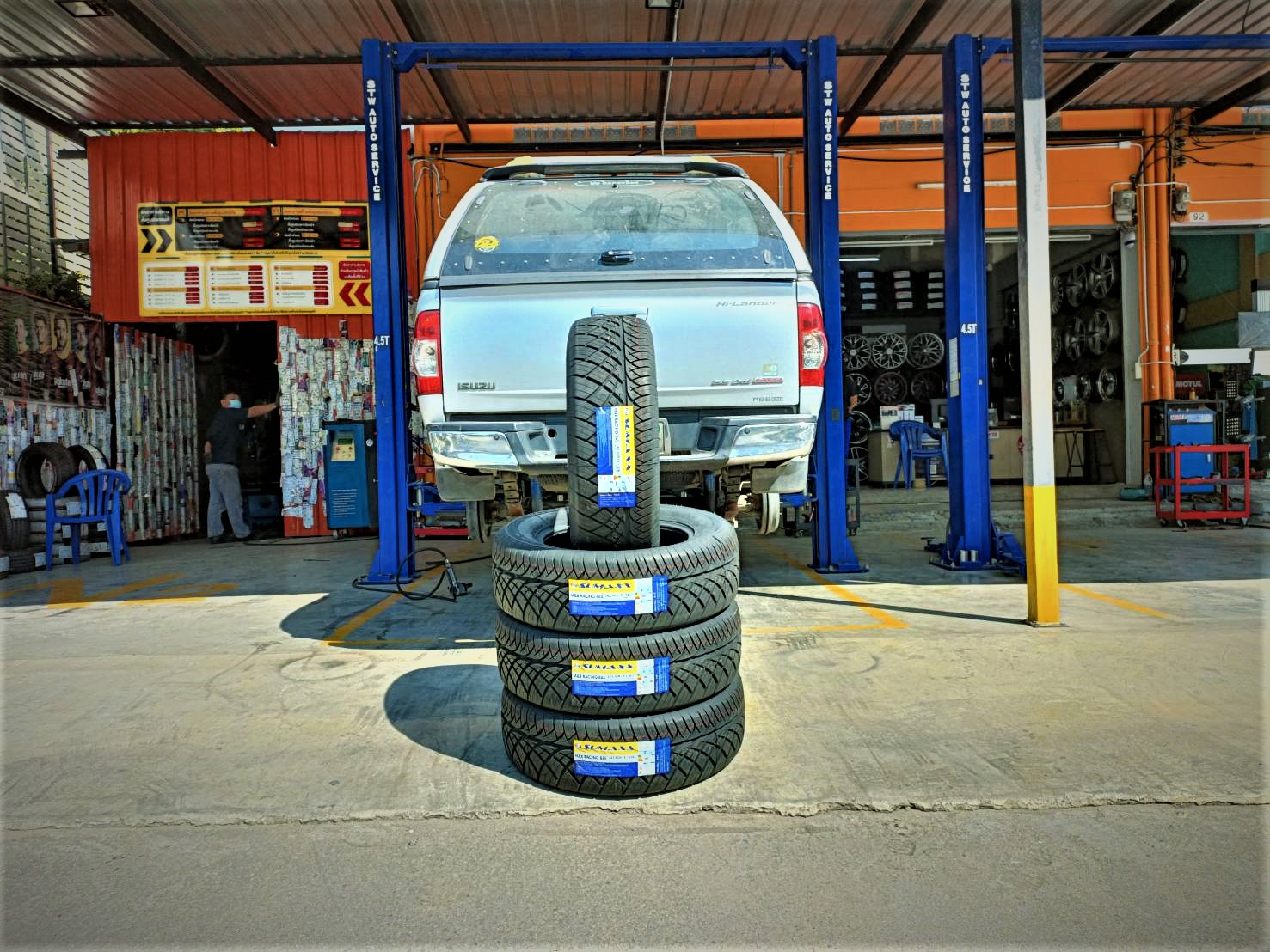 ยาง SUMAX Max Racing 86S 265/60R18 110H ติดตั้งใส่ ISUZU HI-LANDER
