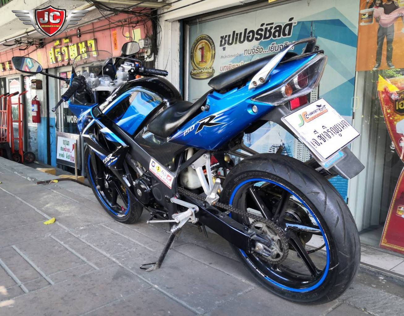 "รุ่นเก่าแต่ยังเก๋า" HONDA CBR150R จดกลางปี48 🔥แต่งแท้ทั้งคัน🔥 รถบ้านมือเดียวเครื่องดีเดิม ขี่ดีสตาร์ทง่าย ชุดสีเดิมสวยมาพร้อมของแต่งแท้รอบคันตามนี้