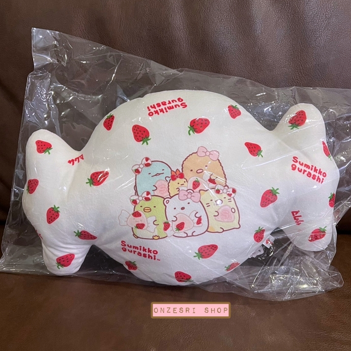 หมอนอิง/ตุ๊กตา Sumikko Gurashi x Sakuma Strawberry Milk Candy ขนาด 23 x 37 x 10 ซม.
