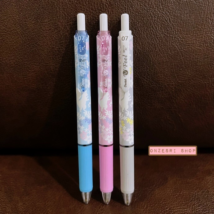 เซ็ตปากกา Pentel V Feel แบบ Hokkaido Limited ลายกระรอกฮอกไกโด หัว 0.7 หมึกดำทั้ง 3 แท่ง