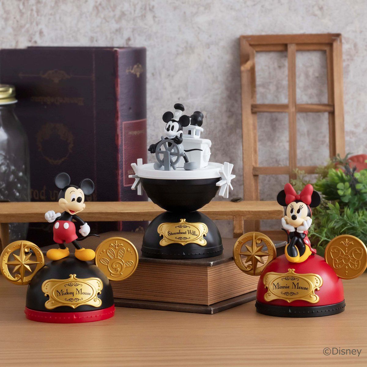 Disney Capchara Premium Imagination แบบ Steamboat Willie เป็นโมเดลแบบตั้งได้ ตัวใหญ่ประมาณ 11.5 ซม.