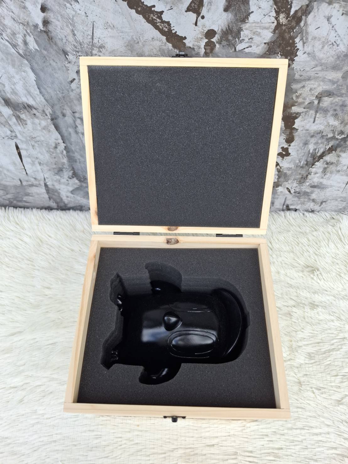 กล่องไม้ใส่โมเดลตุ๊กตา