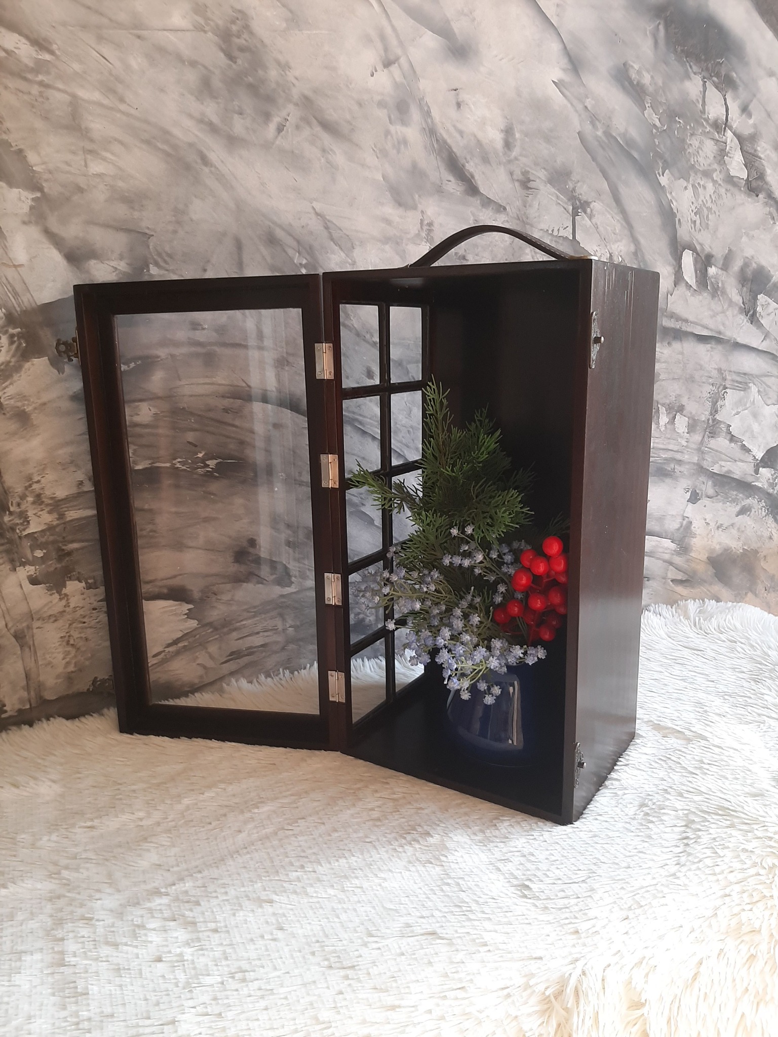 กล่องใส่โมเดลตุ๊กตา