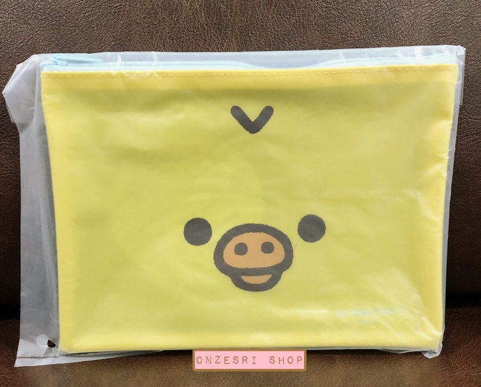กระเป๋า Rilakkuma Vinyl Flat Pouch คอลเลกชั่น Chairoikoguma wants to grow up แบบ Kiiroitori สีเหลือง ขนาด 15 x 20 ซม.