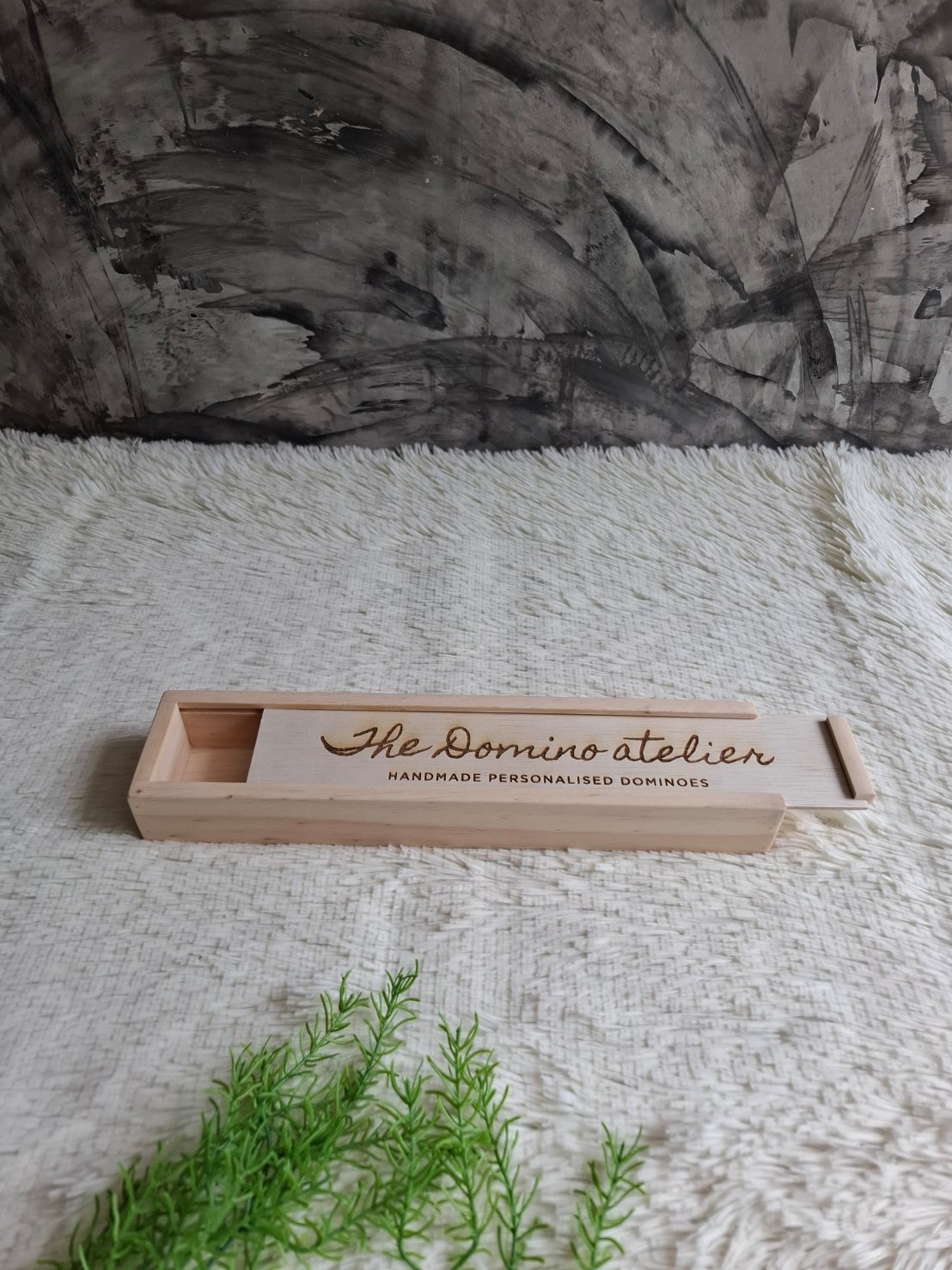 กล่องไม้ฝาสไลด์สีไม้ธรรมชาติ