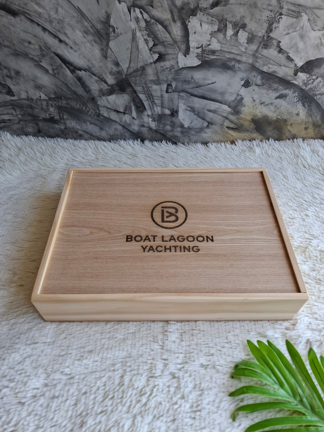 กล่องไม้ฝาสไลด์