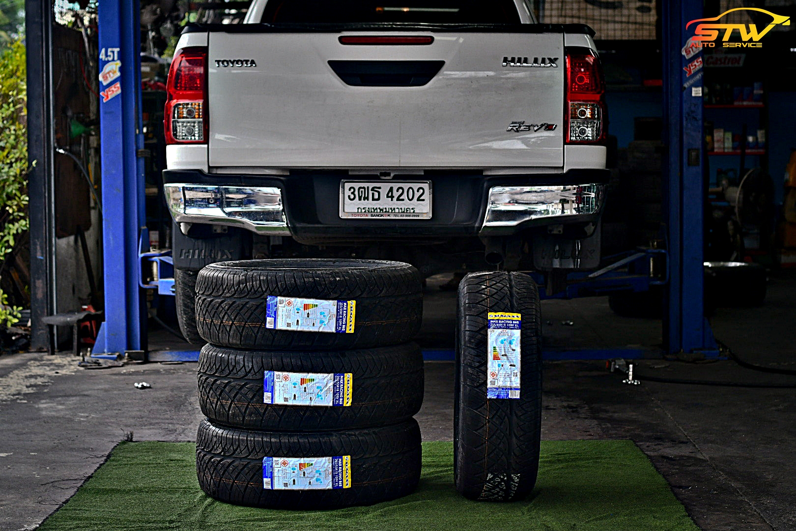 ยาง SUMAXX RACING 86S 255/55R18 109V ติดตั้งใส่ TOYOTA REVO
