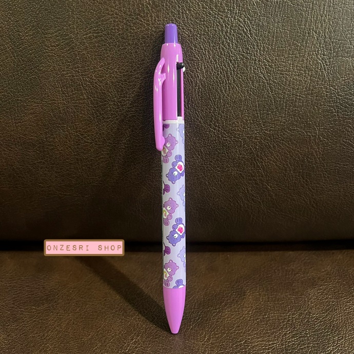ปากกา Care Bears 3 in 1 แบบสีม่วง Pretty in Purple เป็นปากกาสีแดง ดำ และดินสอกด ในแท่งเดียวกัน