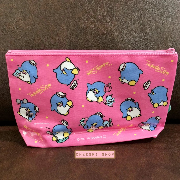 กระเป๋า Sanrio Pouch ผ้าเคลือบ ลาย Tuxedo Sam ขนาด 12.5 x 20.5 x 5 ซม.