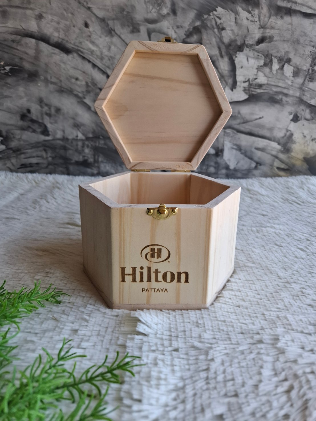 กล่องไม้โอมากาเสะ 6 เหลี่ยม