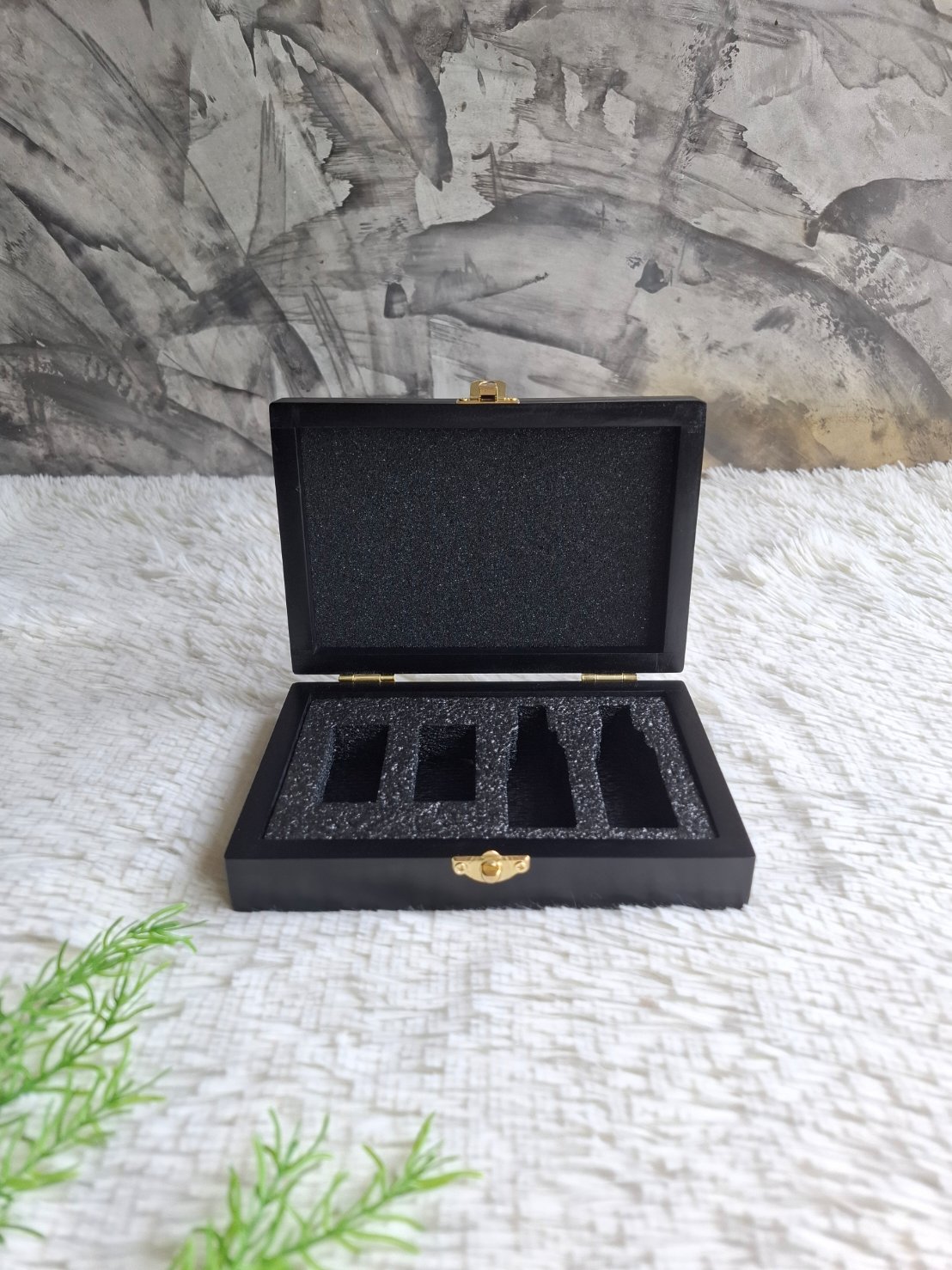 กล่องไม้ใส่ชุดน้ำยาไก่ซน