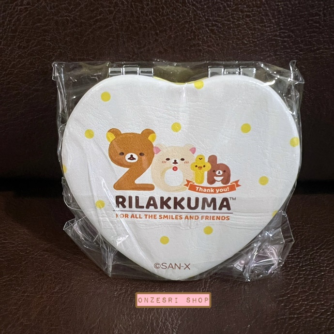 กระจกพกพา Rilakkuma 20th Anniversary Compact Mirror ขนาด 7 x 7.5 x 1 ซม. เป็นกระจกธรรมดา กับกระจกขยาย ในแต่ละด้าน
