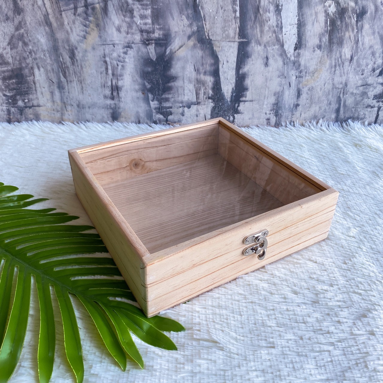 กล่องฝากระจก ฝาล็อค (Wooden box with lock lid)