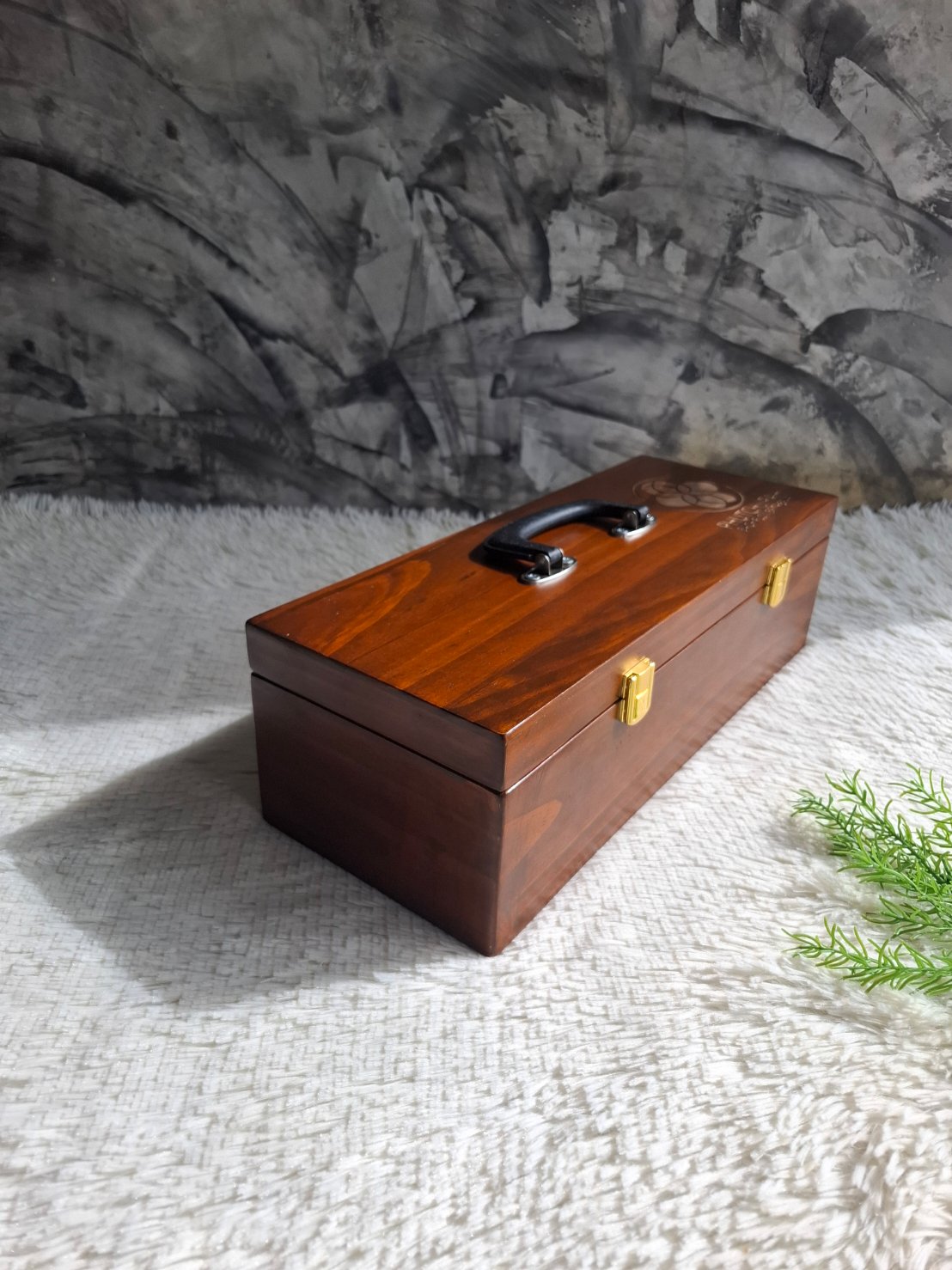 กล่องไม้ฝาล็อค