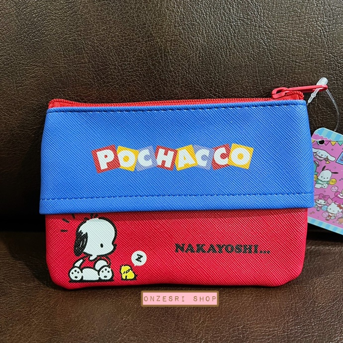 กระเป๋า Sanrio Characters Retro Collection Pouch & Tissue Case แบบ Pochacco ด้านหลังใส่ทิชชู่ได้ มีซิปปิดเปิด ขนาด 13 x 9.5 x 0.7 ซม. ทำจาก PVC