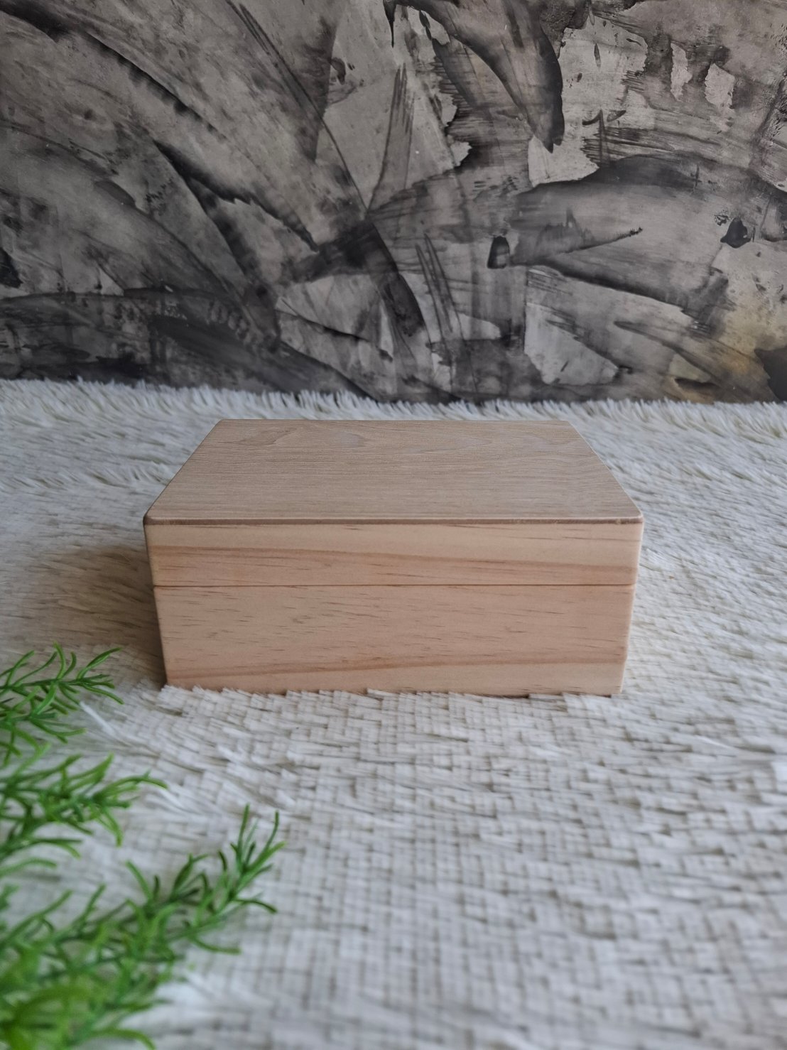 กล่องไม้สนฝาครอบ