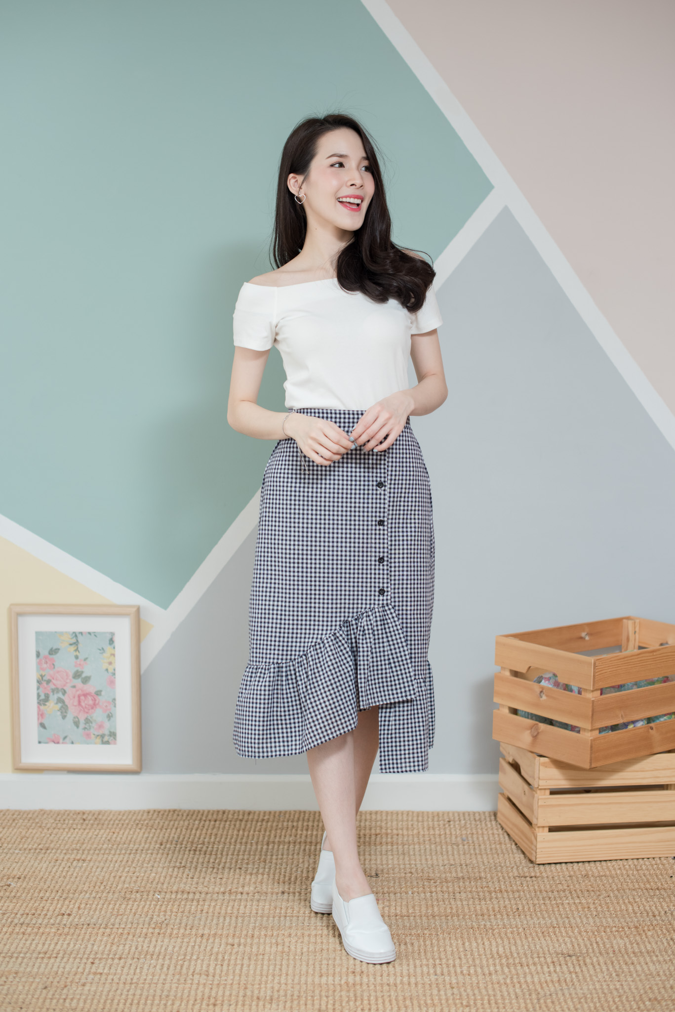 เสื้อยืดปาดไหล่แขนสั้น