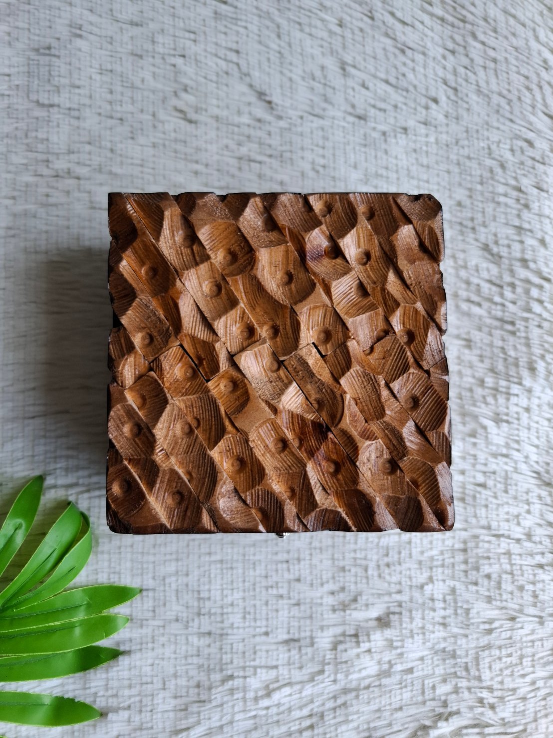 กล่องไม้แกะสลัก