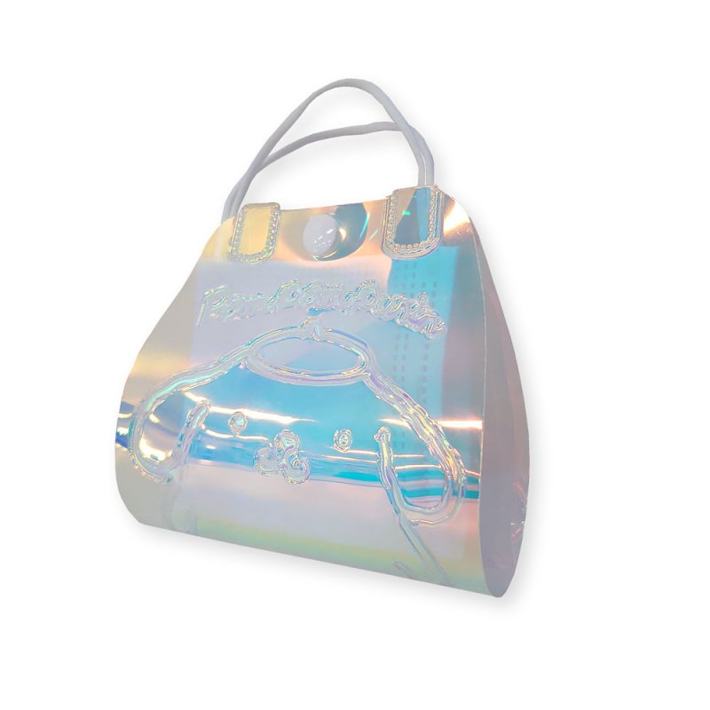 Sanrio Mask Bag แบบ Pompompurin เป็นที่เก็บหน้ากากอนามัยแบบพับได้ ทำจาก TPU เป็นโฮโลแกรมวิ้ง ๆ มีกระดุมติด เวลาเก็บแล้วเอาสายหน้ากากมาทำเป็นหูกระเป๋า ขนาด 12 x 12 x 1.5 ซม.