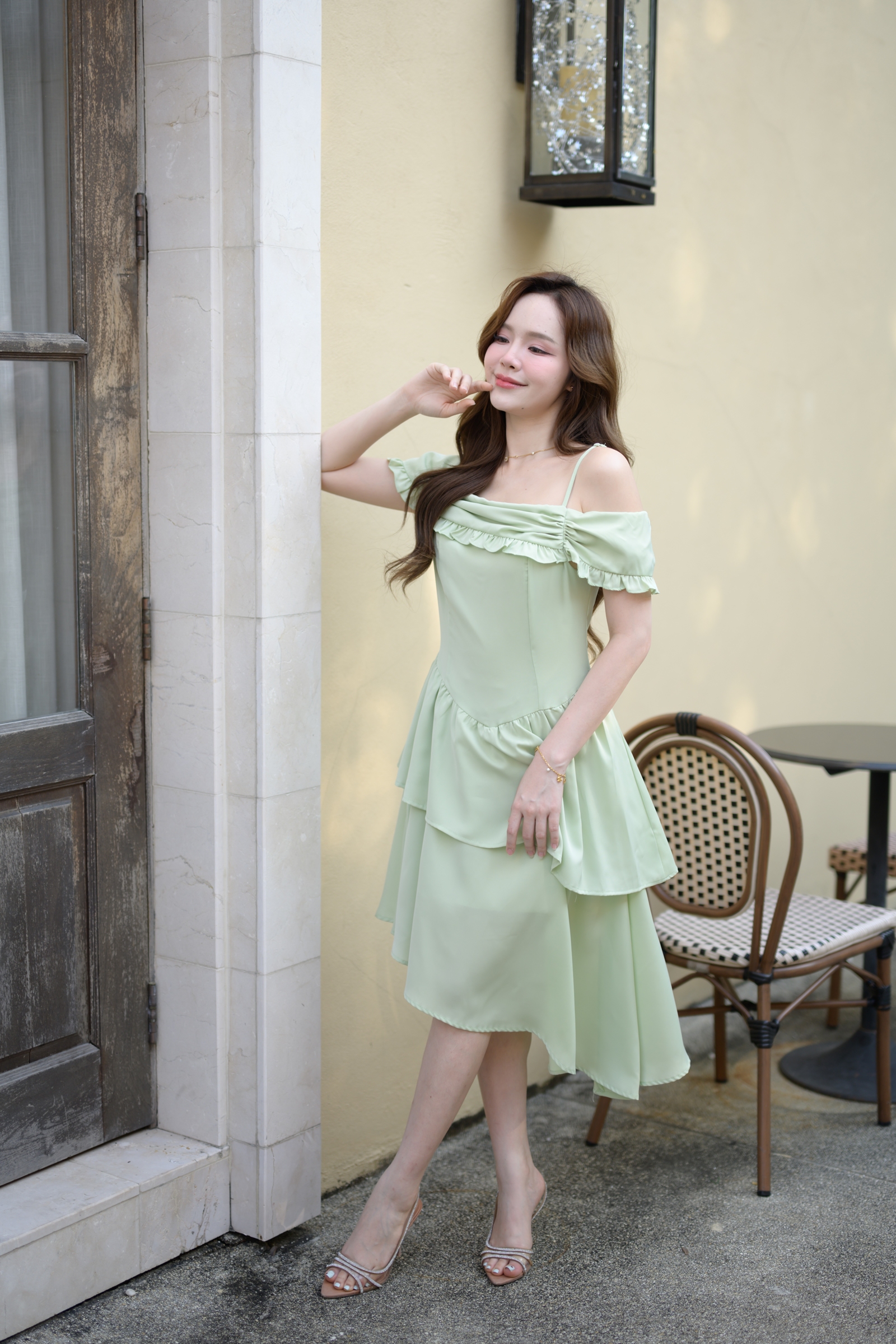 Fleur Classic Asymmetric Midi Dress : สีเขียว [Made by Pastel Time]