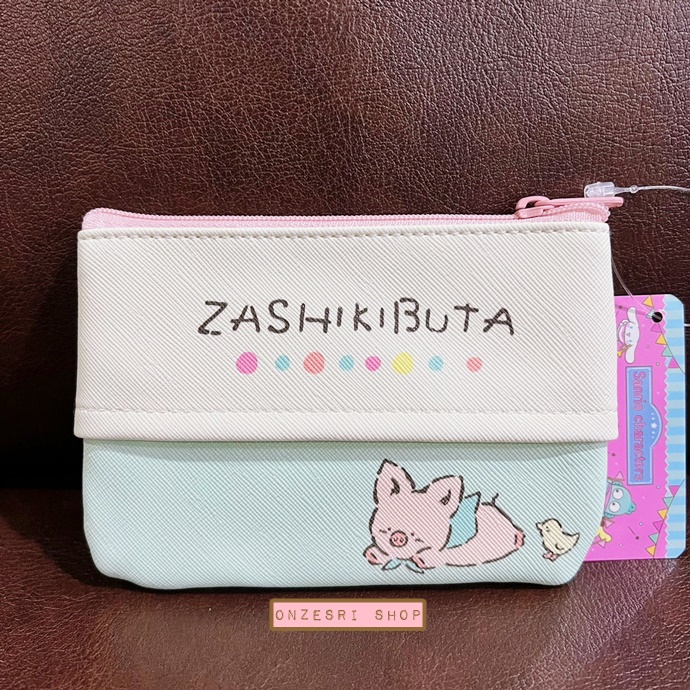 กระเป๋า Sanrio Characters Retro Collection Pouch & Tissue Case แบบ Zashikibuta ด้านหลังใส่ทิชชู่ได้ มีซิปปิดเปิด ขนาด 13 x 9.5 x 0.7 ซม. ทำจาก PVC