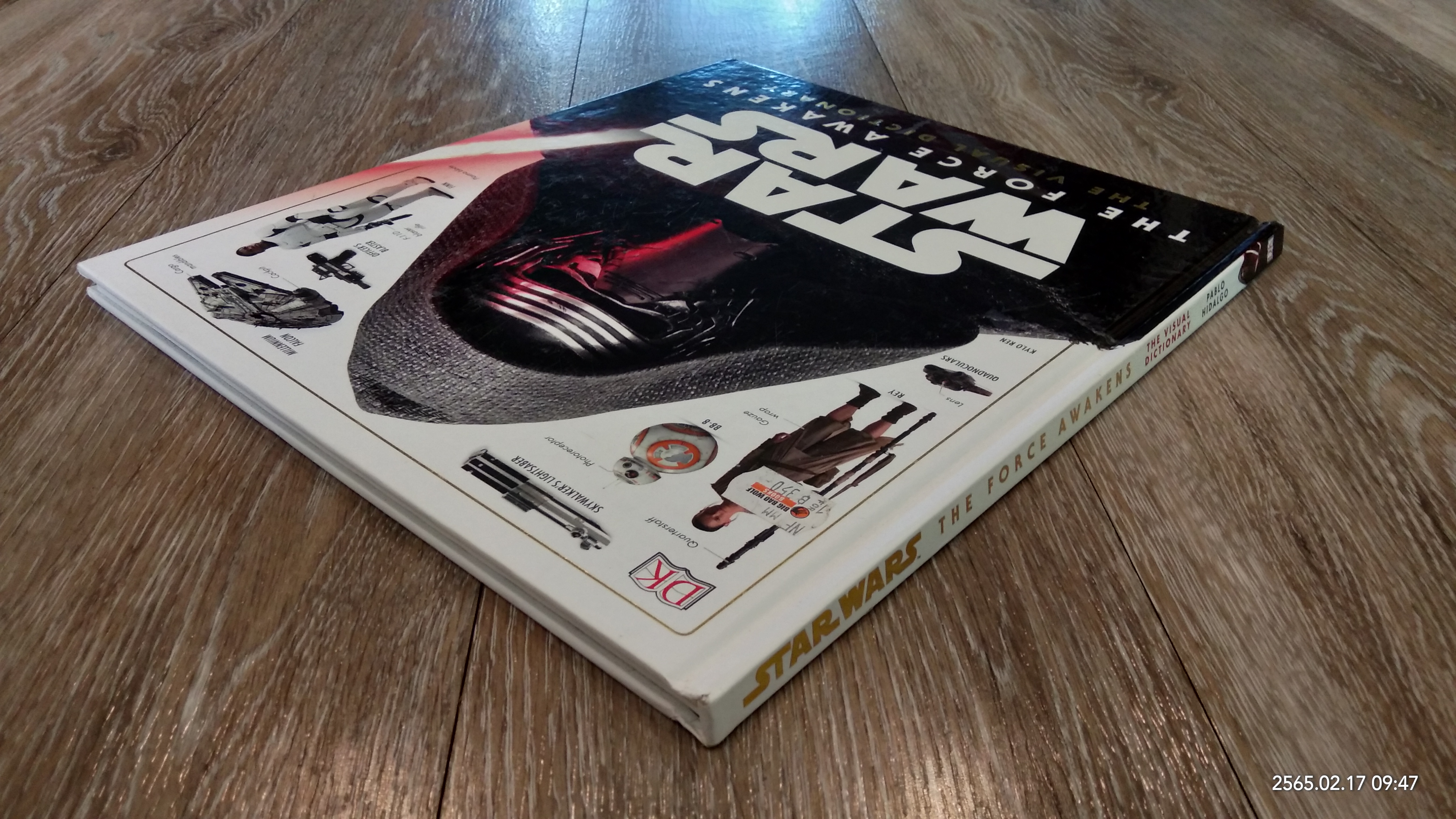 STAR WARS : THE FORCE AWAKENS THE VISUAL DICTIONARY