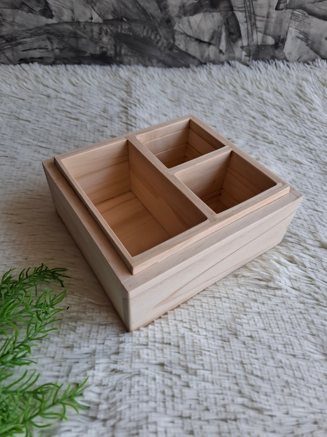 กล่องไม้ฝาครอบ