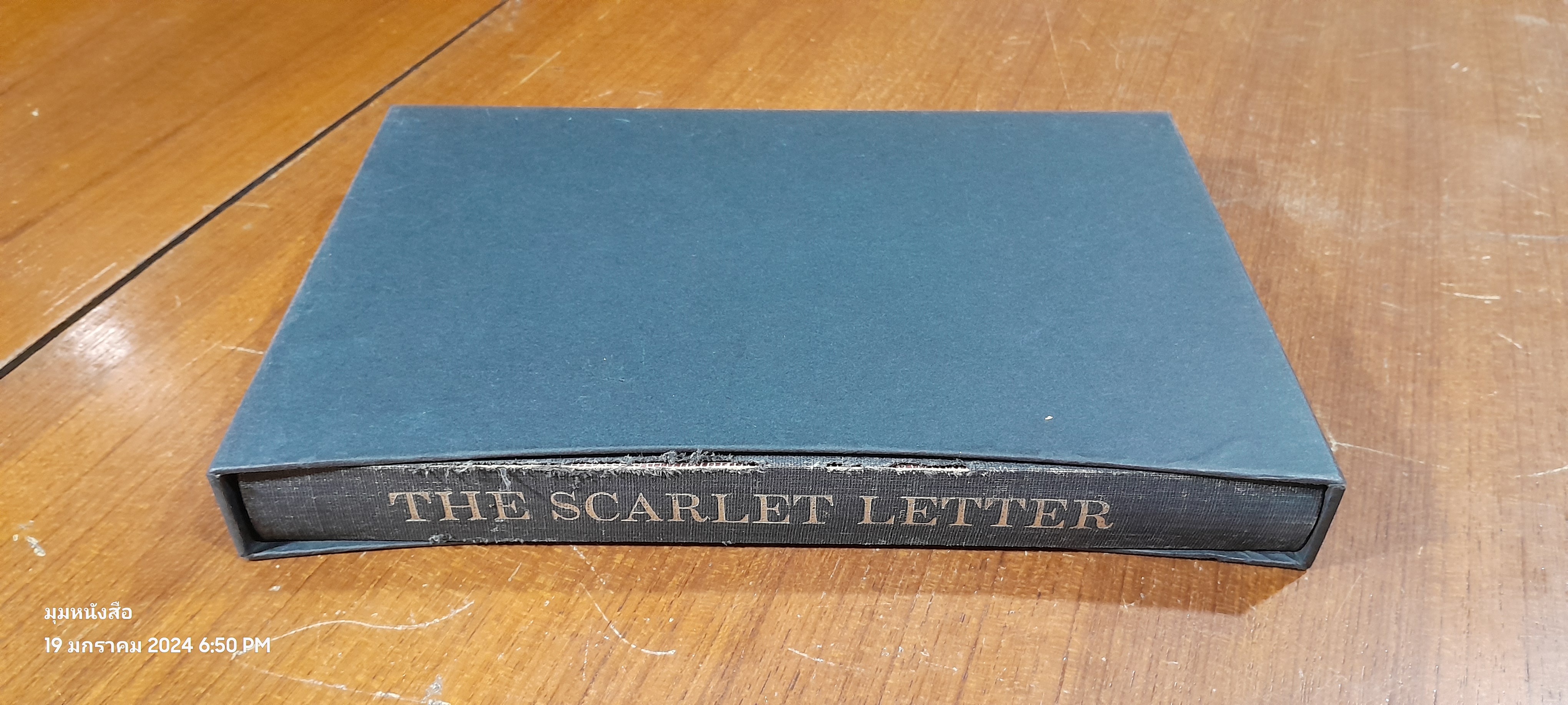 The Scarlet Letter : Nathaniel Hawthorne