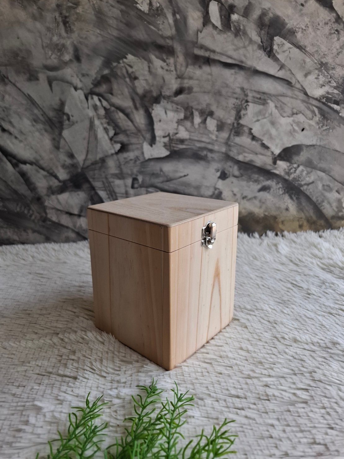 กล่องไม้สนรุปแบบฝาล็อค