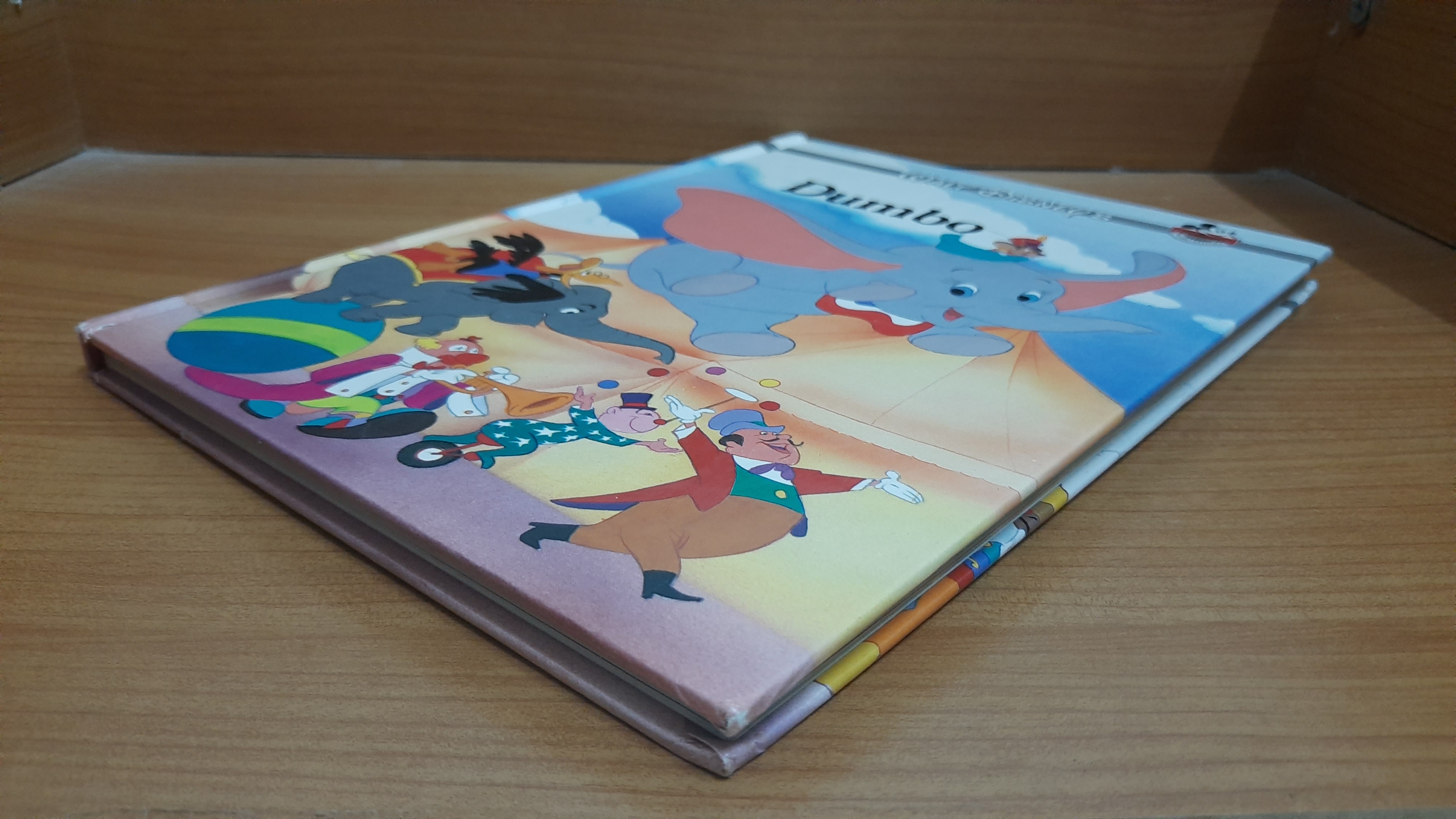 WALT DISNEY : DUMBO