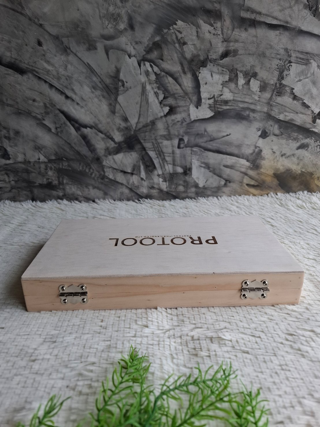 กล่องไม้สนฝาล็อค