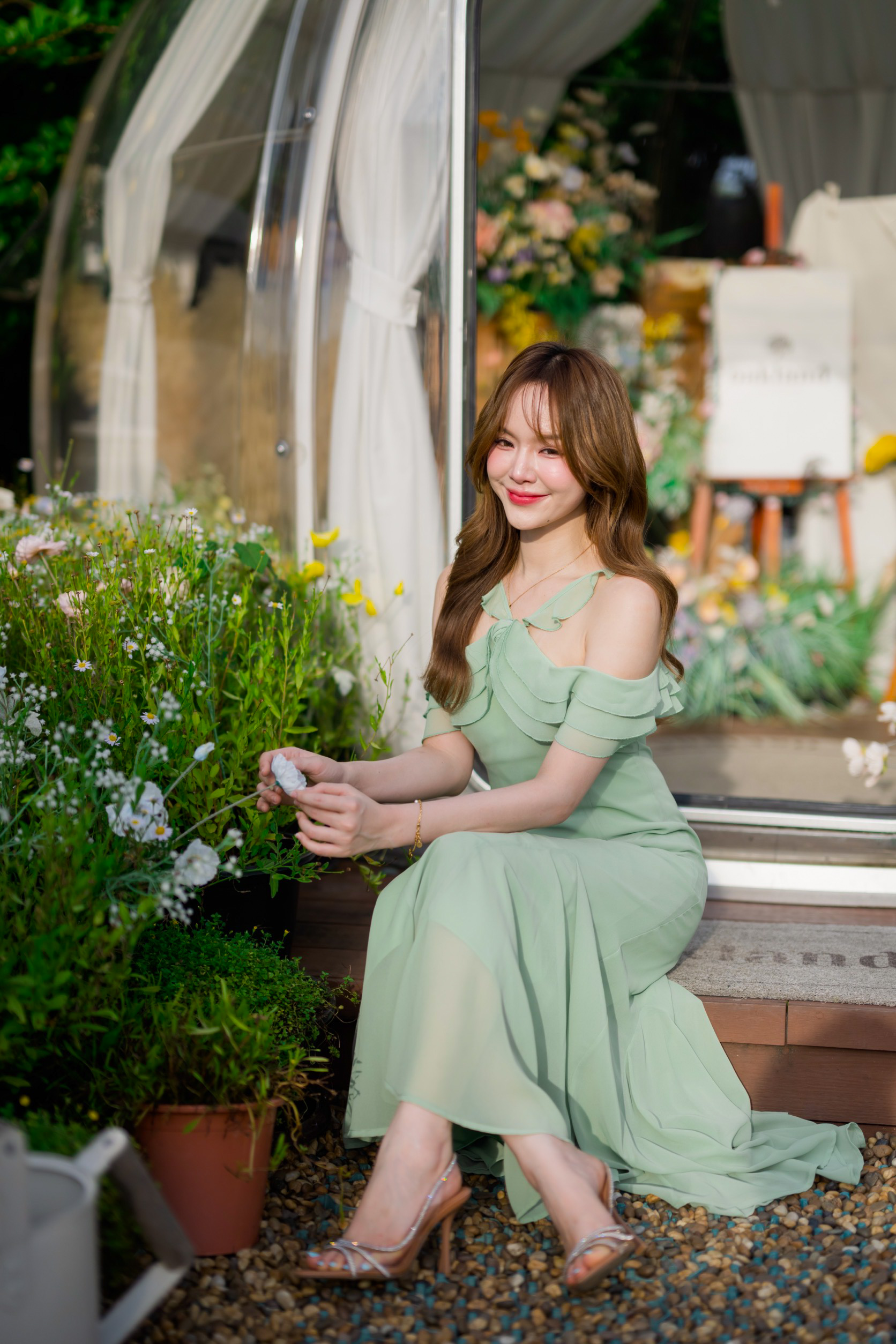 Fay Off-Shoulder Maxi Dress – Pastel Green สีเขียว